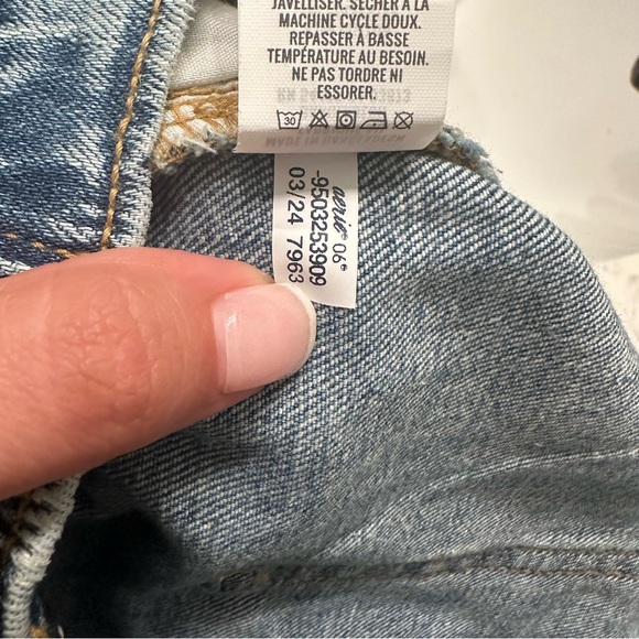 Aerie Blue Jean Shorts with Distressed Hem Size L (NWT) - Picture 7 of 9
